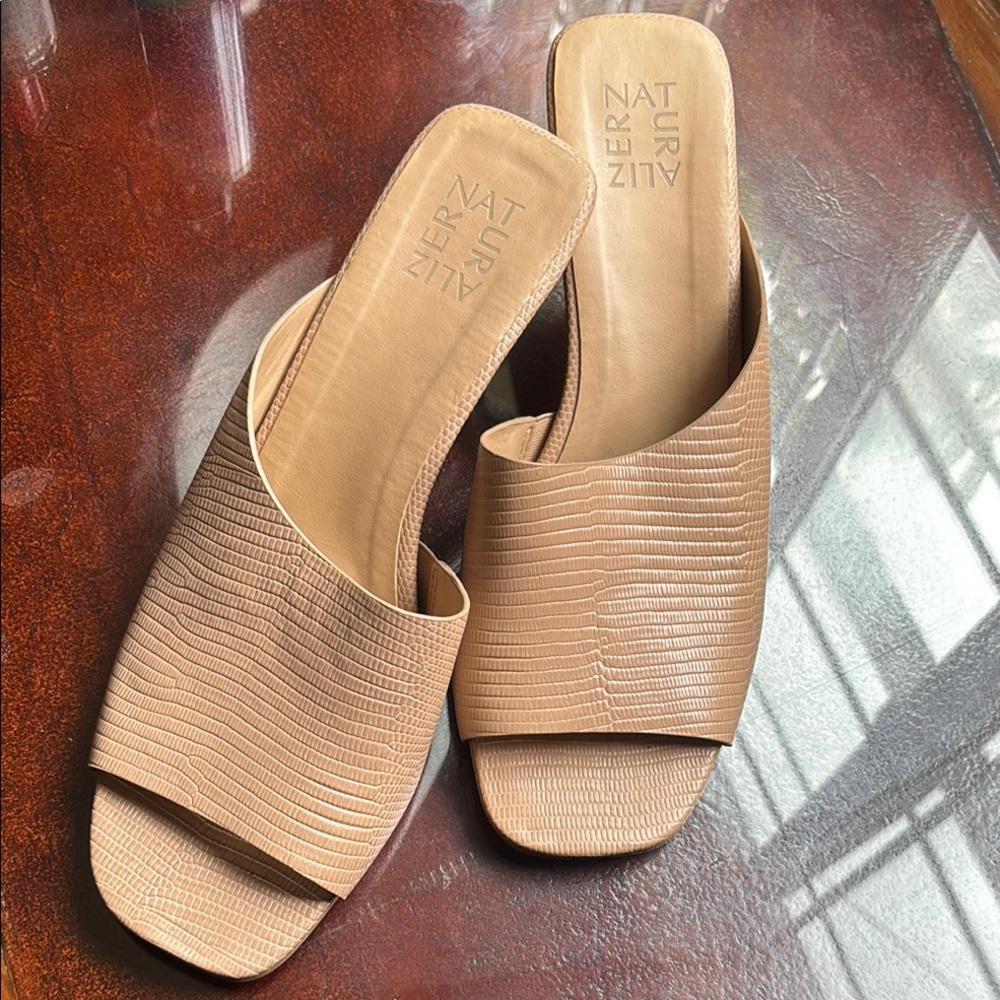 Naturalizer Tan Women's Slide Sandals
